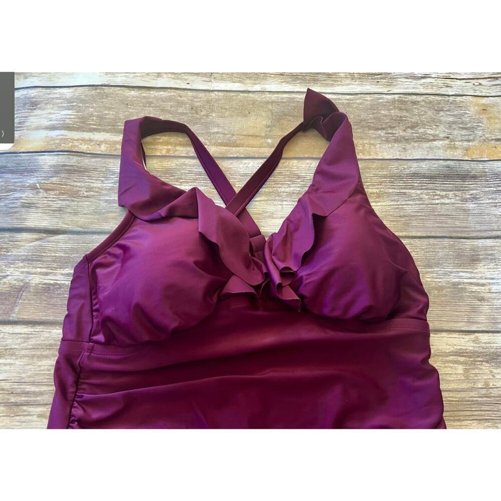 STUNNING SWIMSUIT & BEACH WRAP - Picture 6 of 11